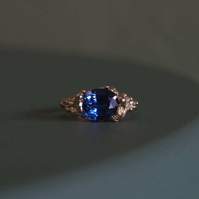 Ceylon sapphire and diamond ring in 18ct yellow gold